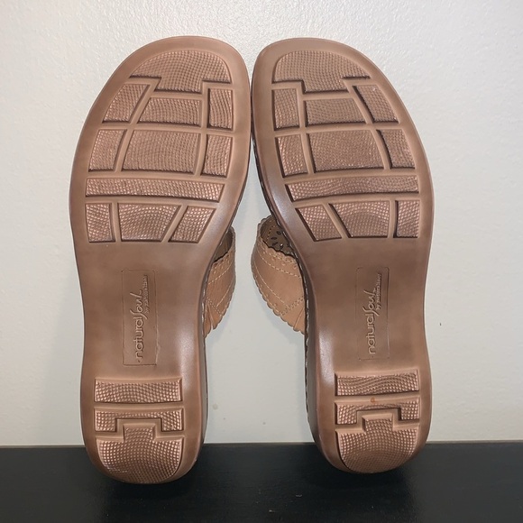 NWOT Natural Soul by Naturalizer. Size 8.5. Sandals.  Leather.  Calico. - Picture 6 of 8